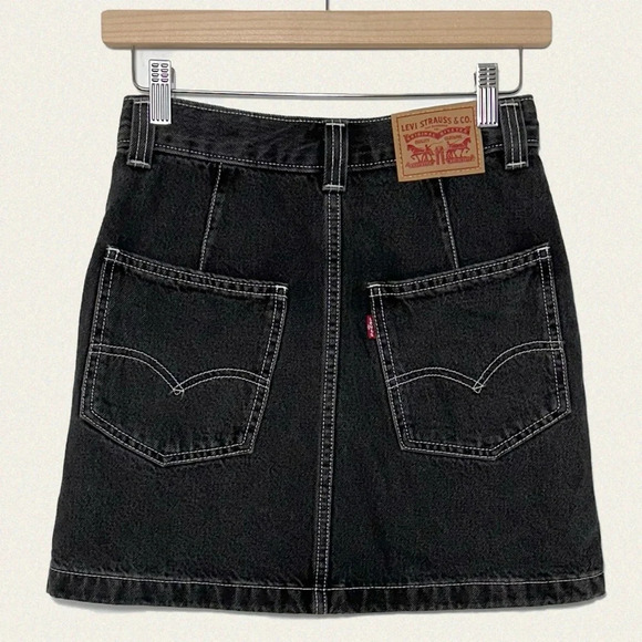 Levi’s Carpenter Skirt - Picture 6 of 6